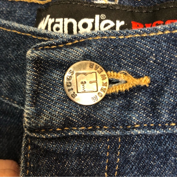 Wrangle Riggs Workwear Dark-wash Utility Denim Shorts - Picture 10 of 16